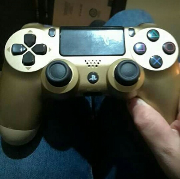 Ps4 Pro - Picture 2 of 4